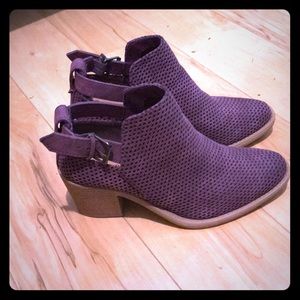 Quipid Purple Booties